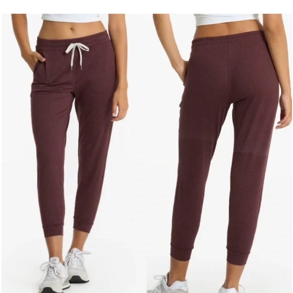 Vuori Performance Jogger - Ruby Heather large